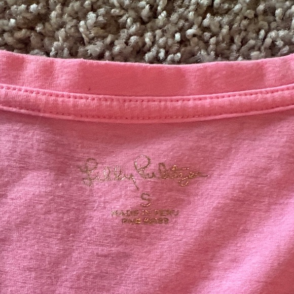 Pink Lilly Pulitzer T-shirt - Picture 2 of 5